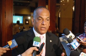 Víctor Manuel Terrero Encarnación, Legisladores. durante Anteproyecto de ley de Participación en la agenda legislativa realizado por Participación Ciudadana en el Hotel Santo Domingo Republica Dominicana. 11 de febrero de 2010. Foto Pedro Sosa