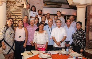Directivos presentes en el Consejo Nacional de Adompretur reunido en Santo Domingo