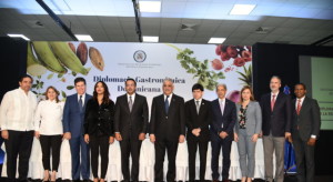 bf1396ab-foto-canciller-y-comite-diplomacia-gastronomica-640x350