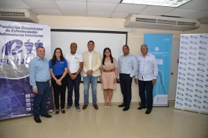 Doctores Socrates Bautista y Liliana Jimenez junto a medicos de Puerto Plata