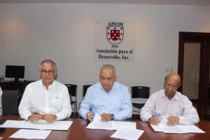 Momento de la firma del convenio