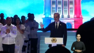 El-presidente-dominicano-Luis-Abinader-mientras-halaba-desde-Santiago-este-16-de-agosto-2022