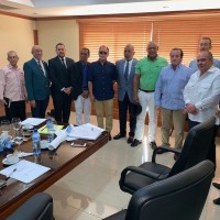 REPRESENTANTES DE CABARETE SOSTIENEN REUNION EN EL SENADO