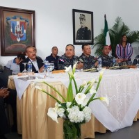 comunitarios con gobernador y jefe pn 04