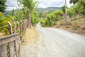 ALCALDÍA INICIA REACONDICIONAMIENTO CAMINOS VECINALES EN LOCACIONES RURALES DEL MUNICIPIO SAN FELIPE DE PUERTO PLATA (2)