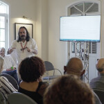 El escritor internacional, Mario Bojórquez, impartiendo su taller “El lenguaje figurado o literario”
