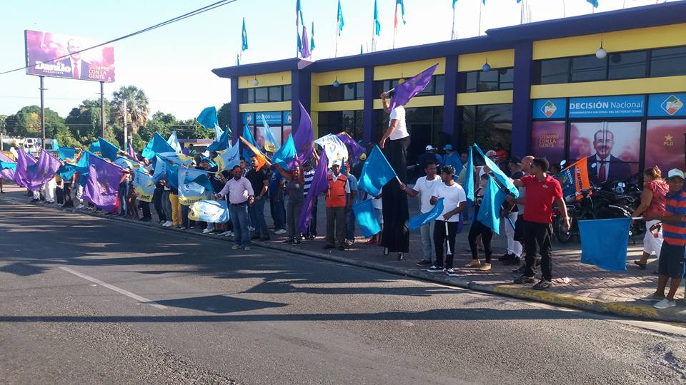 Con concurrido bandereo Decisión Nacional inicia campaña Danilo Medina 2016-2020