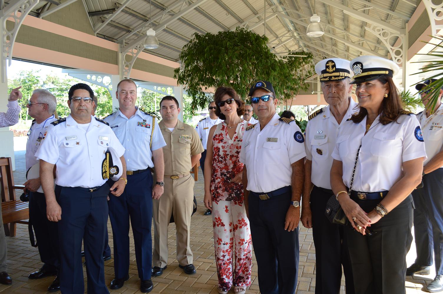 Auxiliares Navales Dominicanos visitan Ocean World, Amber Cove y La Isabela Histórica