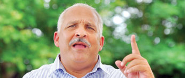Ministro de Deportes inspecciona remodelación Estadio de Futbol