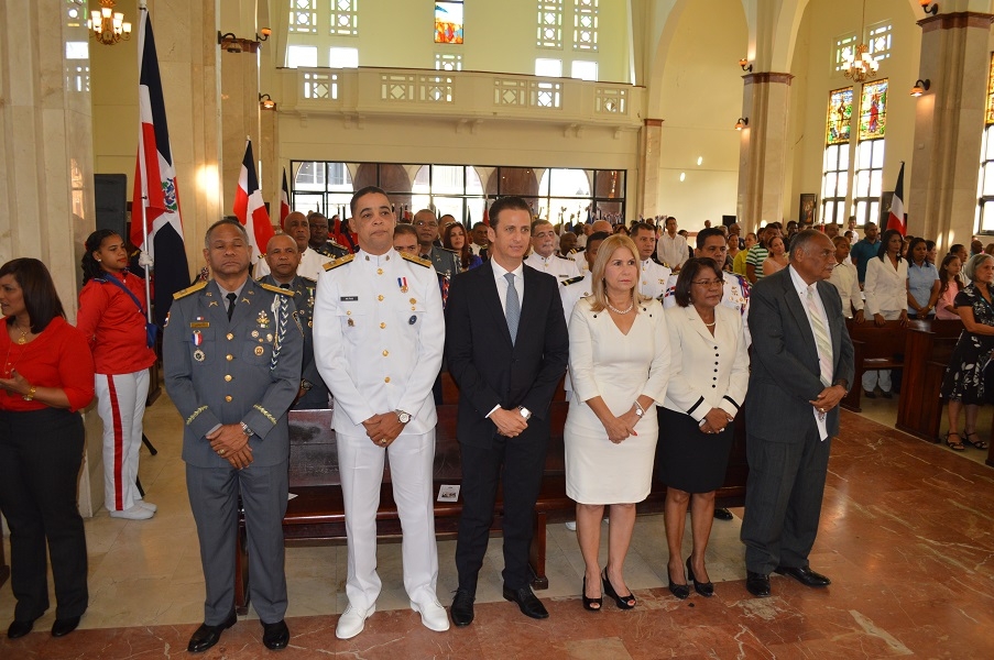 Miles rinden homenaje a la Independencia Nacional