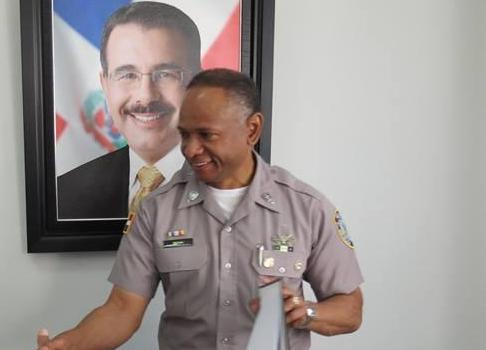 General Cesar Sena Rojas sostiene reunión con comunicadores