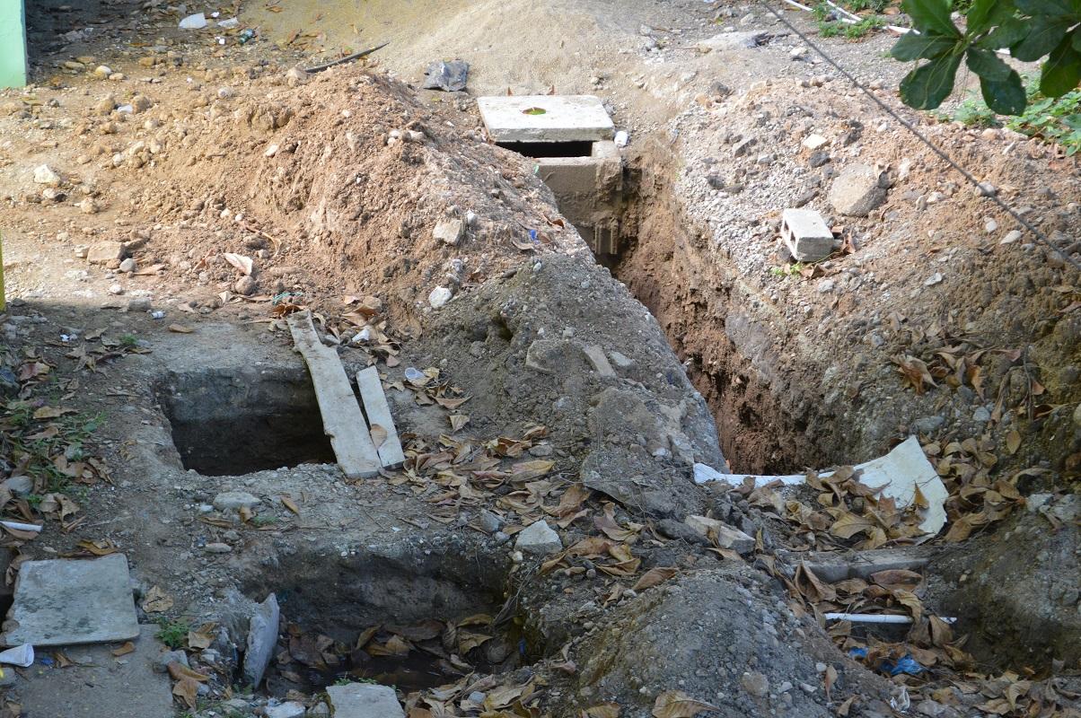 Tuberia sanitaria del parque y anfiteatro entapona sanitarios de edificios y Casa de los Comunicadores