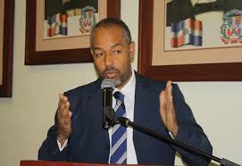 Regidor José Ramón Duran reclama solucionar problema de estacionamientos