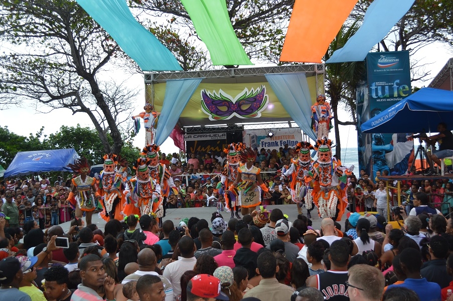 Mas de 100 mil disfrutan el Carnaval de Puerto Plata que concluye el 13 de marzo con gran desfile