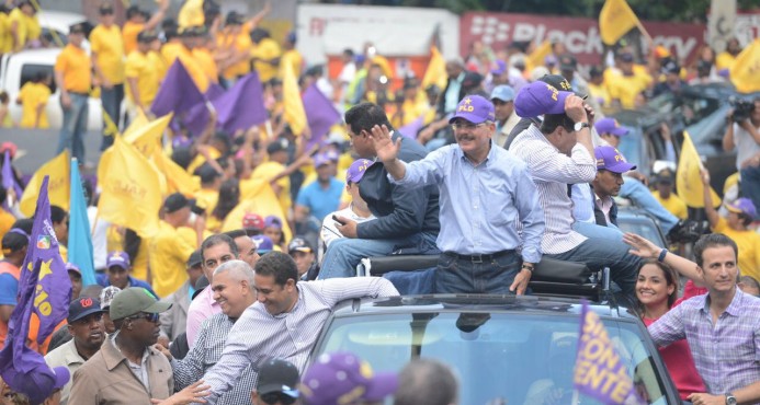 Danilo Medina encabeza marcha por cuatro provincias del Nordeste