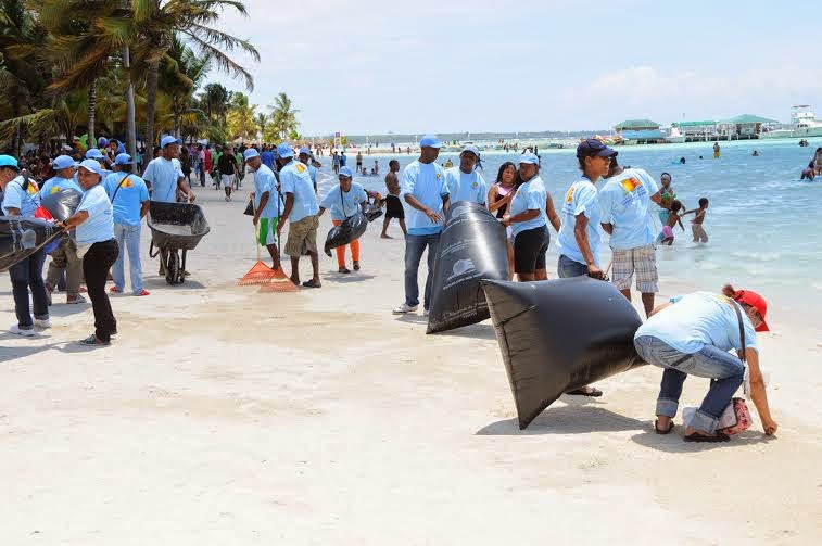 Valoran exitoso operativo de limpieza de playas del MITUR con motivo de Semana Santa