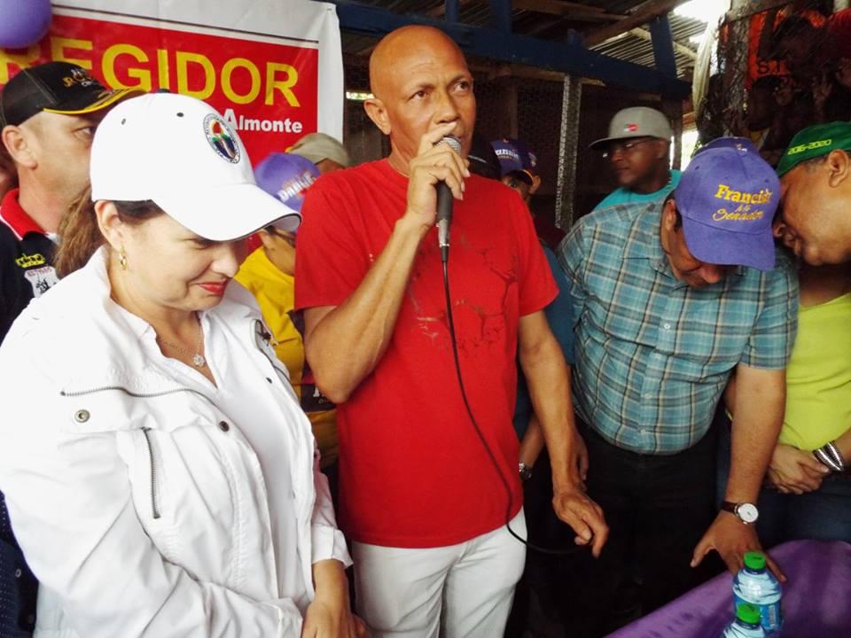 Senador Francis Vargas juramenta ex dirigentes del PRSC