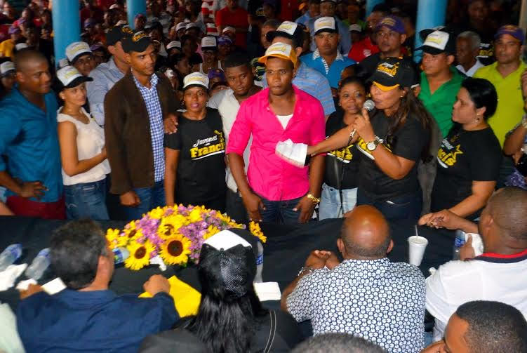 Senador Francis Vargas recibe contundente respaldo de juventud en Imbert