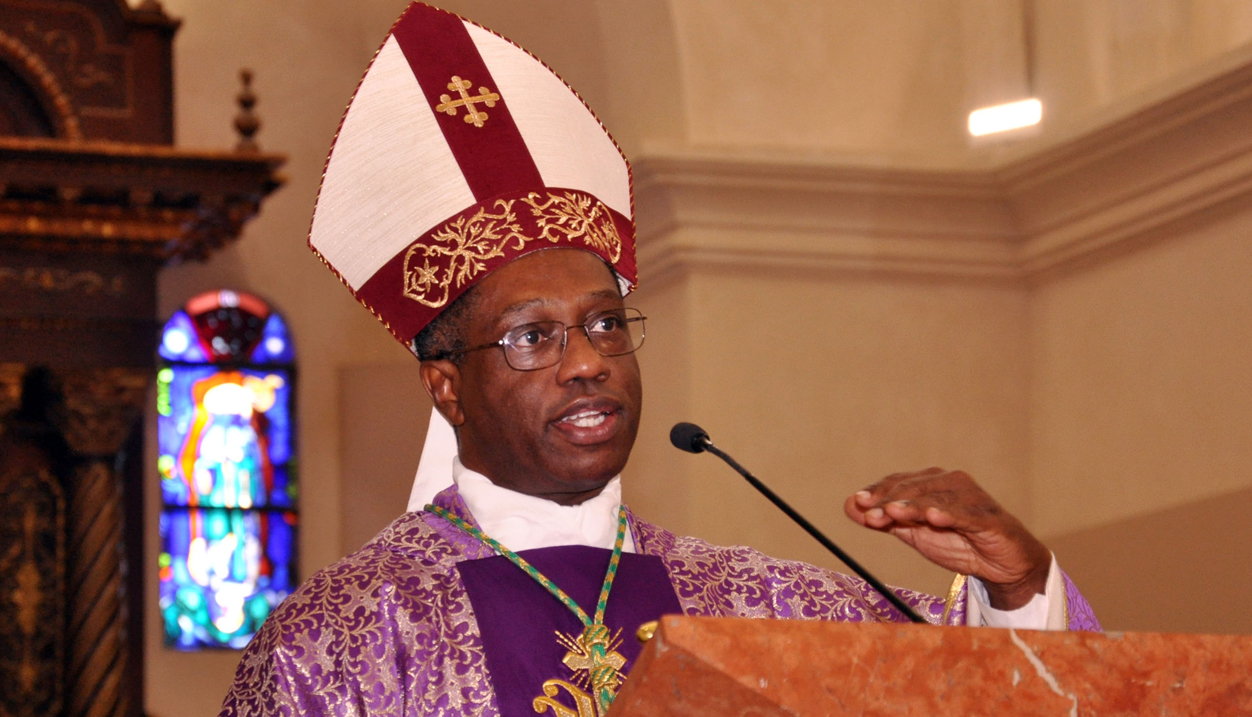 Nuncio Jude Thadeus Okolo preside eucaristía, abren exposiciones en Casa de Cultura