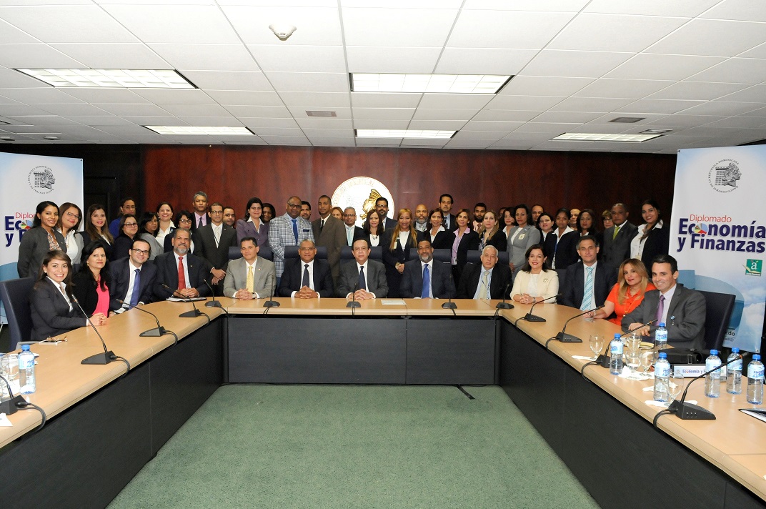 BCRD inicia el II Diplomado de  Economía y Finanzas para empleados
