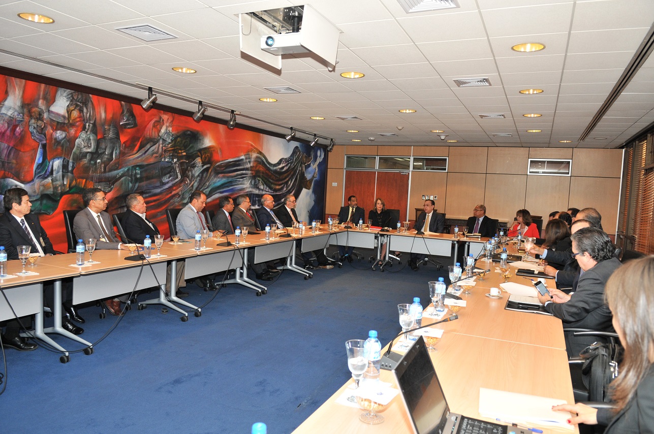 Gobernador Valdez Albizu expone resultados económicos a Unión Nacional de Empresarios