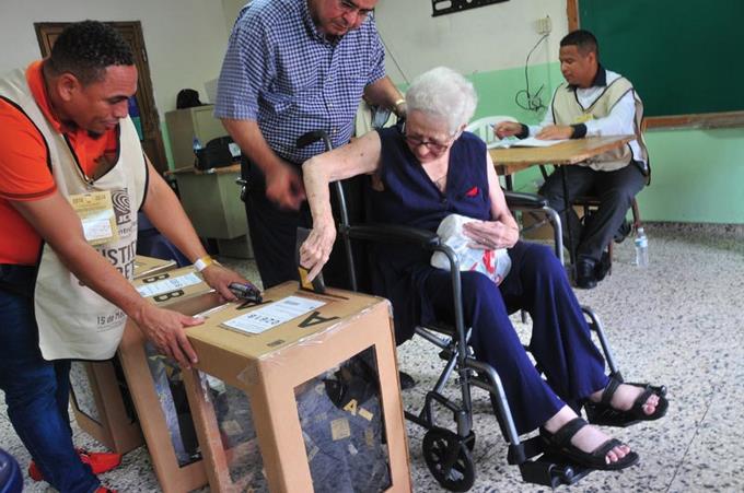 Denuncian presión contra juntas municipales