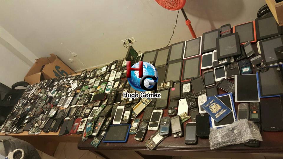 Fiscalia y Dicrim ocupan aparatos de comunicación durante allanamiento a casa en el Invi