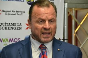 Desde mañana los dominicanos no necesitarán visa europea para pasar por Francia