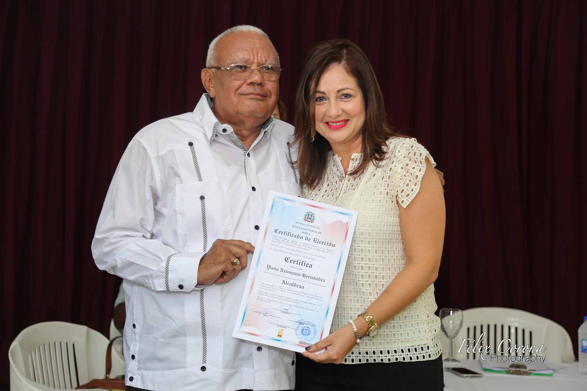 JME entregó certificados que acreditan las autoridades electas en el municipio de Sosúa
