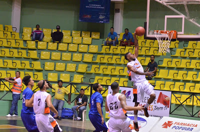 Titanes del Distrito triunfan en Puerto Plata