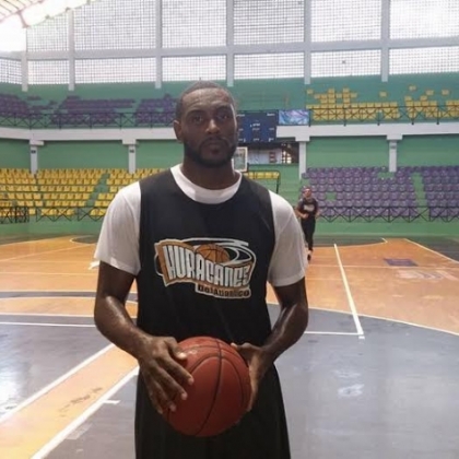 Jacobo se integra a los Huracanes del Atlantico