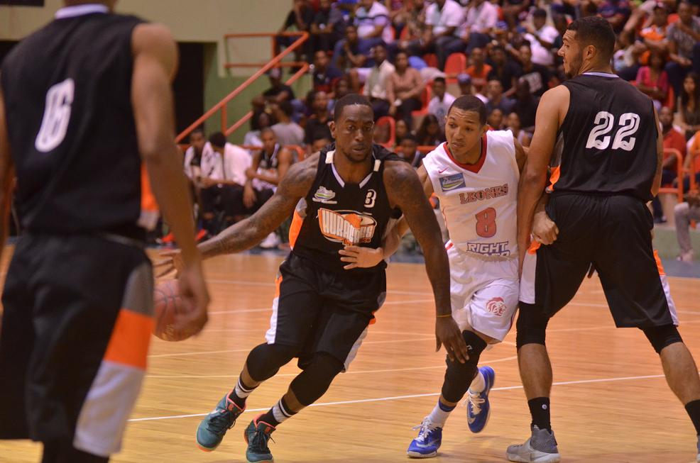 John Taylor da victoria a Huracanes sobre Leones