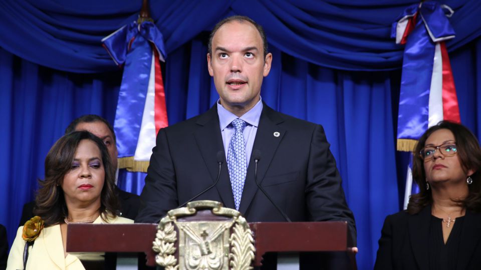 Gobierno toma medidas etiquetado para proteger salud de población