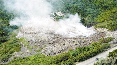Vertedero tiene mas de una semana encendido afectando el turismo