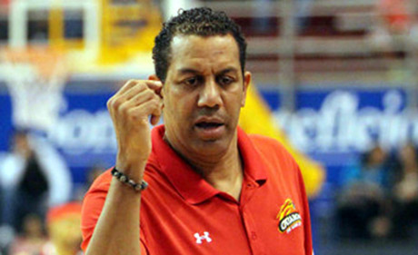 Huracanes contrata a Baker López como nuevo dirigente