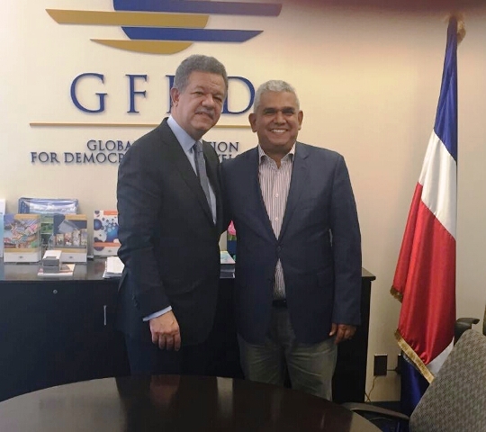 Diputado Quiñones viaja a EEUU a evento Leonel