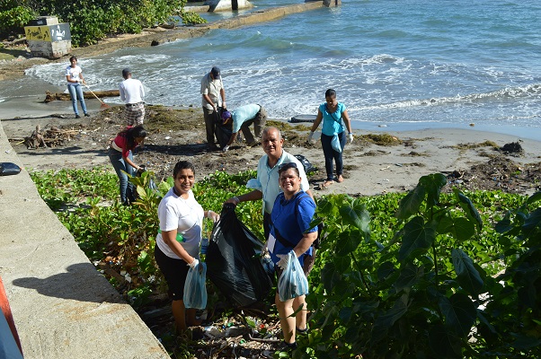 Recolectan toneladas de desechos sólidos durante limpieza de playas del destino turistico PP