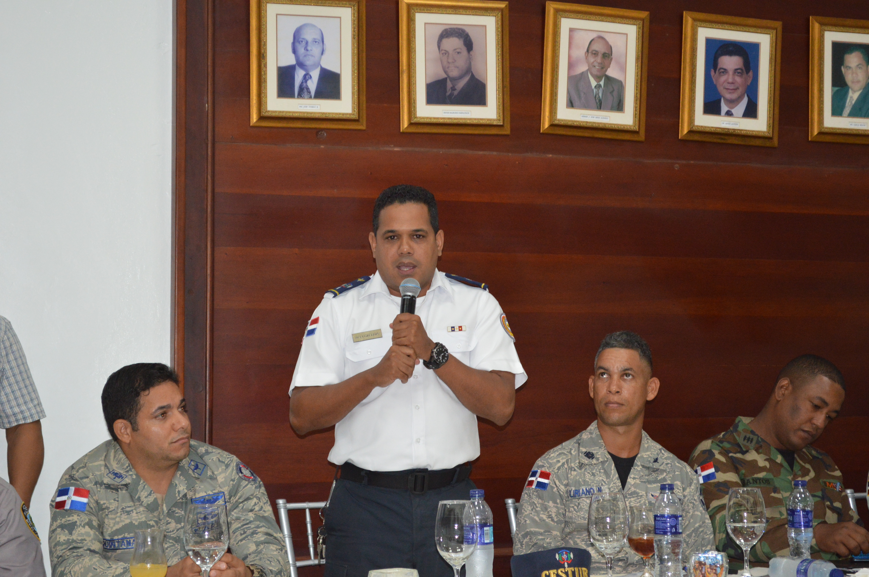 Comandante local de Cestur defiende plan contra delincuencia y prostitución en Sosúa