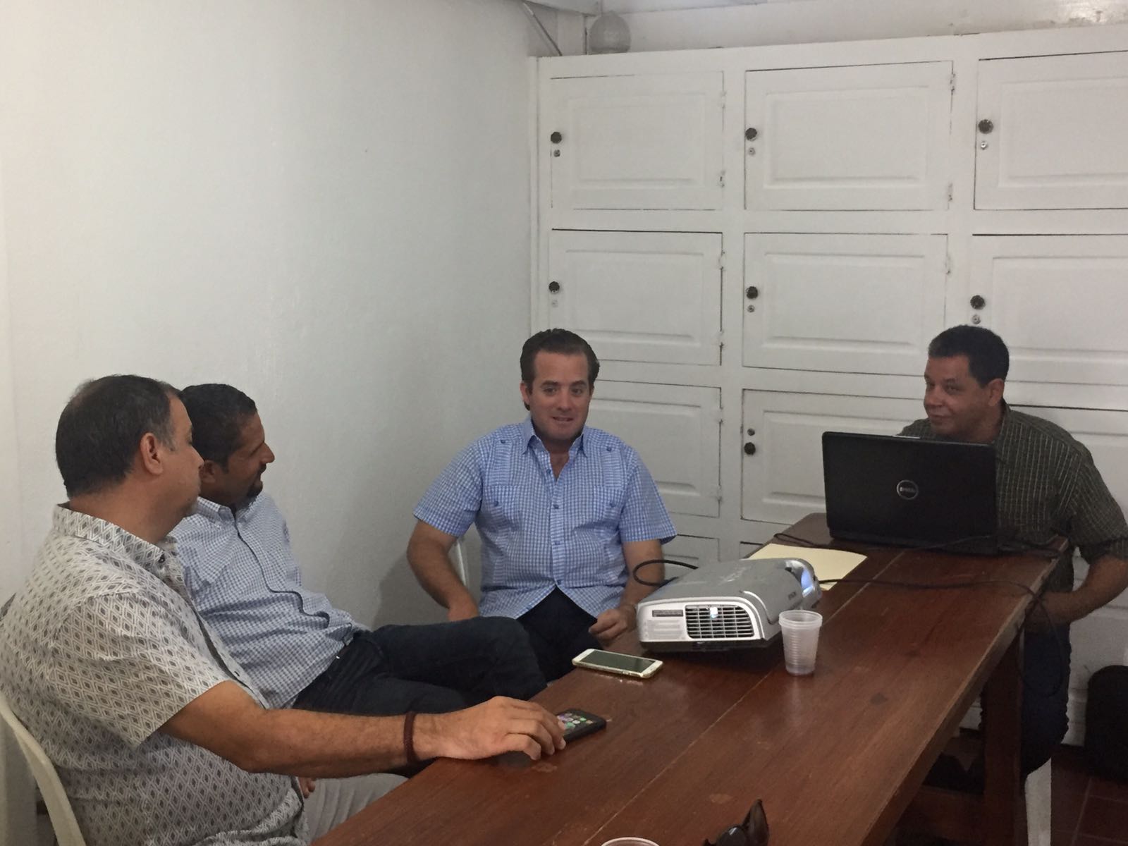 Senador Paliza se reúne con ganaderos de la costa Norte y acuerdan realizar esfuerzos para preservar ese sector