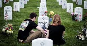 Nueva ley de Nueva York aprueba que humanos y animales sean enterrados juntos