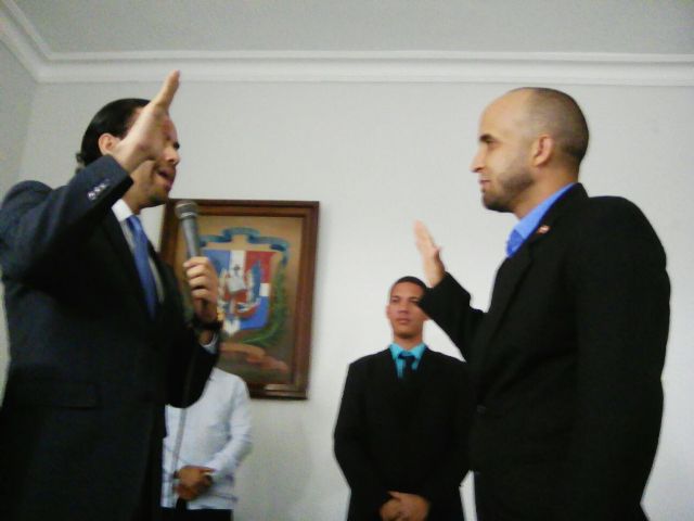 Ponen en posesión nuevo director provincial de la juventud