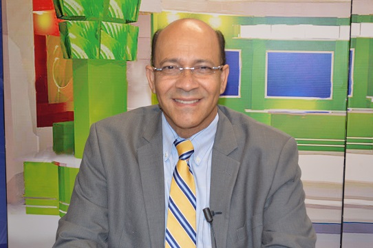 Presidente filial CMD denuncia pacientes HRL mueren por falta de equipos, medicina y mala alimenticion