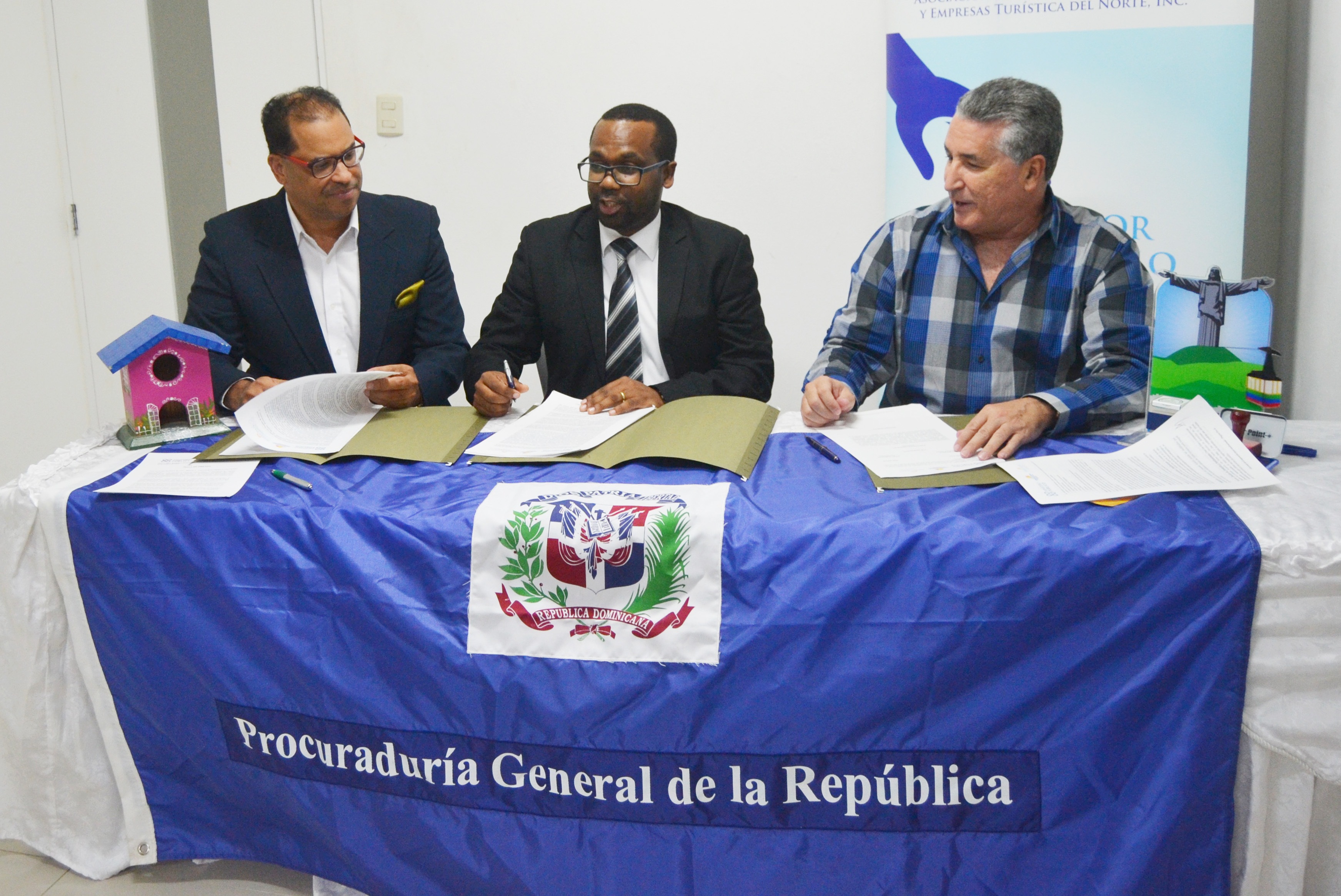 Fiscalía de Puerto Plata, Mitur y Ashonorte firman convenio