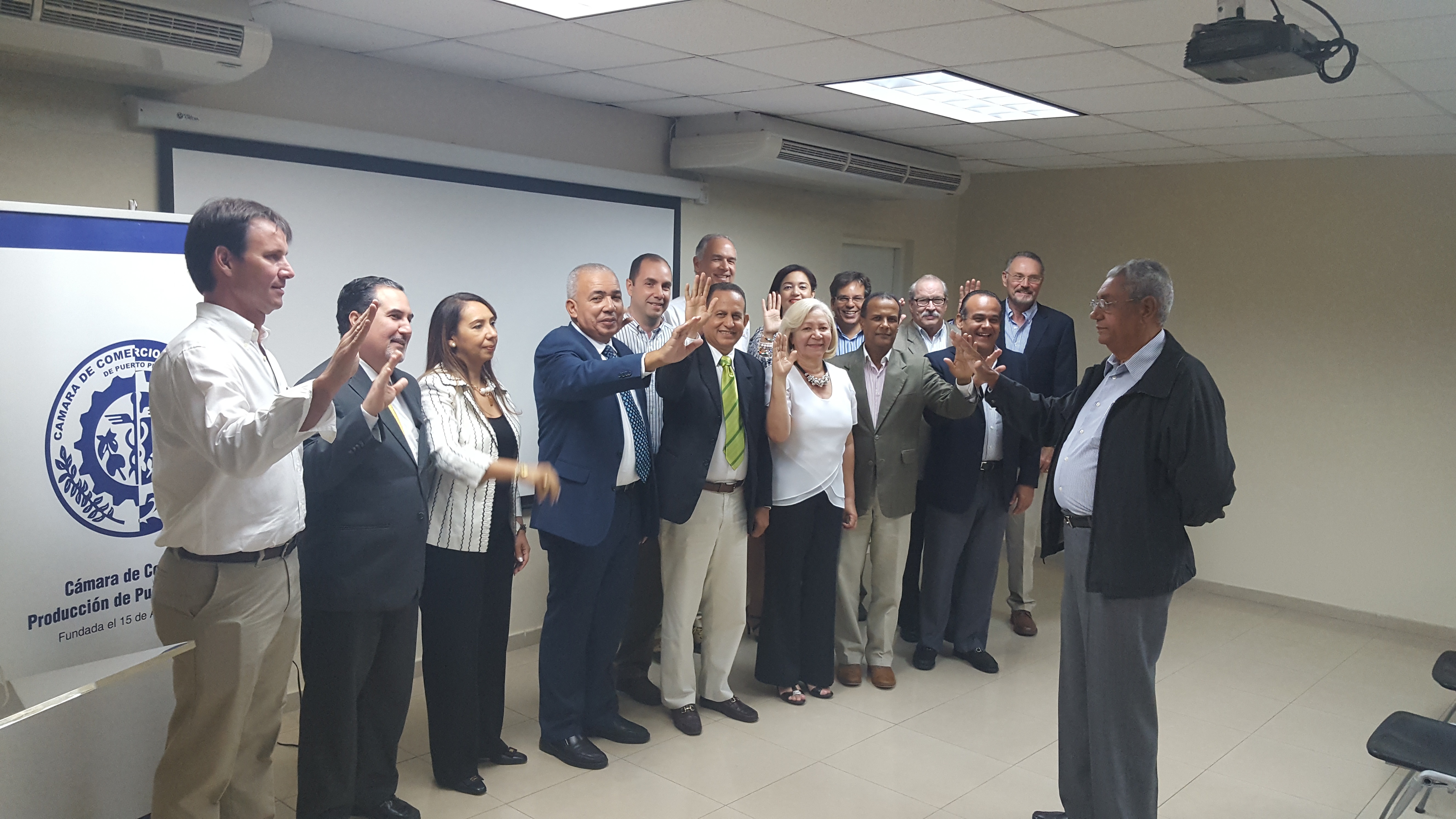 Cámara de Comercio y Producción de Puerto Plata posesiona Consejo Directivo 2014-2016; Reeligen a Sixto Peralta como presidente