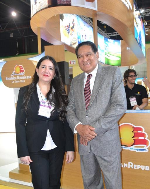 Embajador dominicano en Argentina realiza visita stand dominicano en la Fit y resalta belleza