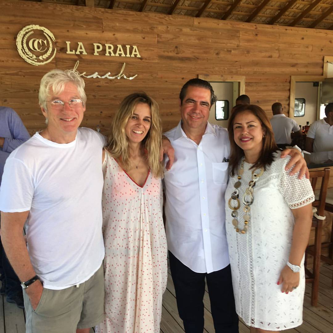 Actor Richard Gere, ministros de Turismo y Medio Ambiente y presidente de Lifestyle Holidays Vacation Resort visitan a Samaná