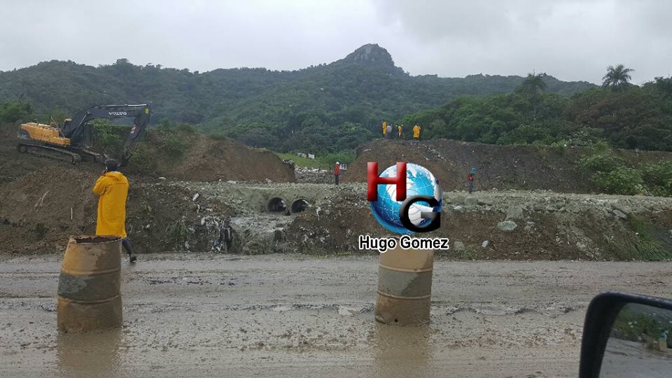 Obras Públicas interviene vertedero de Puerto Plata por las lluvias