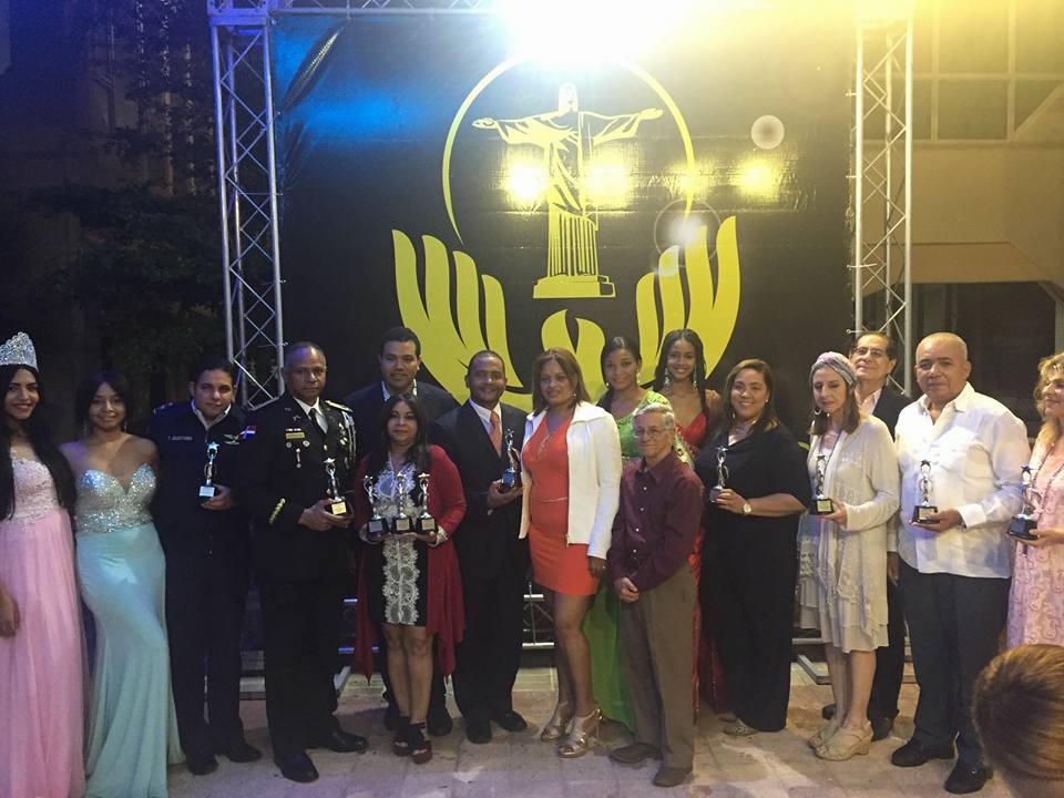 Entregan premios “Puerto Plata For Help Awalds 2016″ a personalidades e instituciones