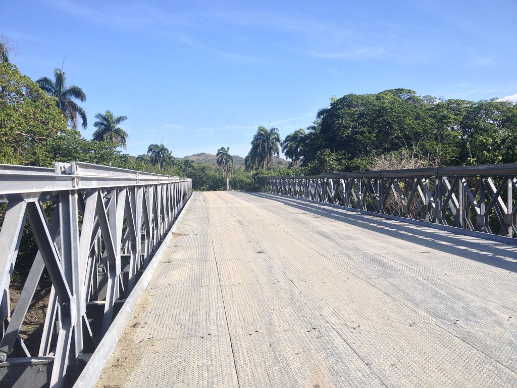 Solicitan a Obras Públicas terminación puentes de los Caños y Guzmancito