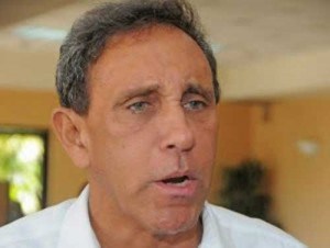 Policía Nacional Trabaja Junto a la fundación Enlace y fundación Cruz Jiminián en sectores afectados por las Riada